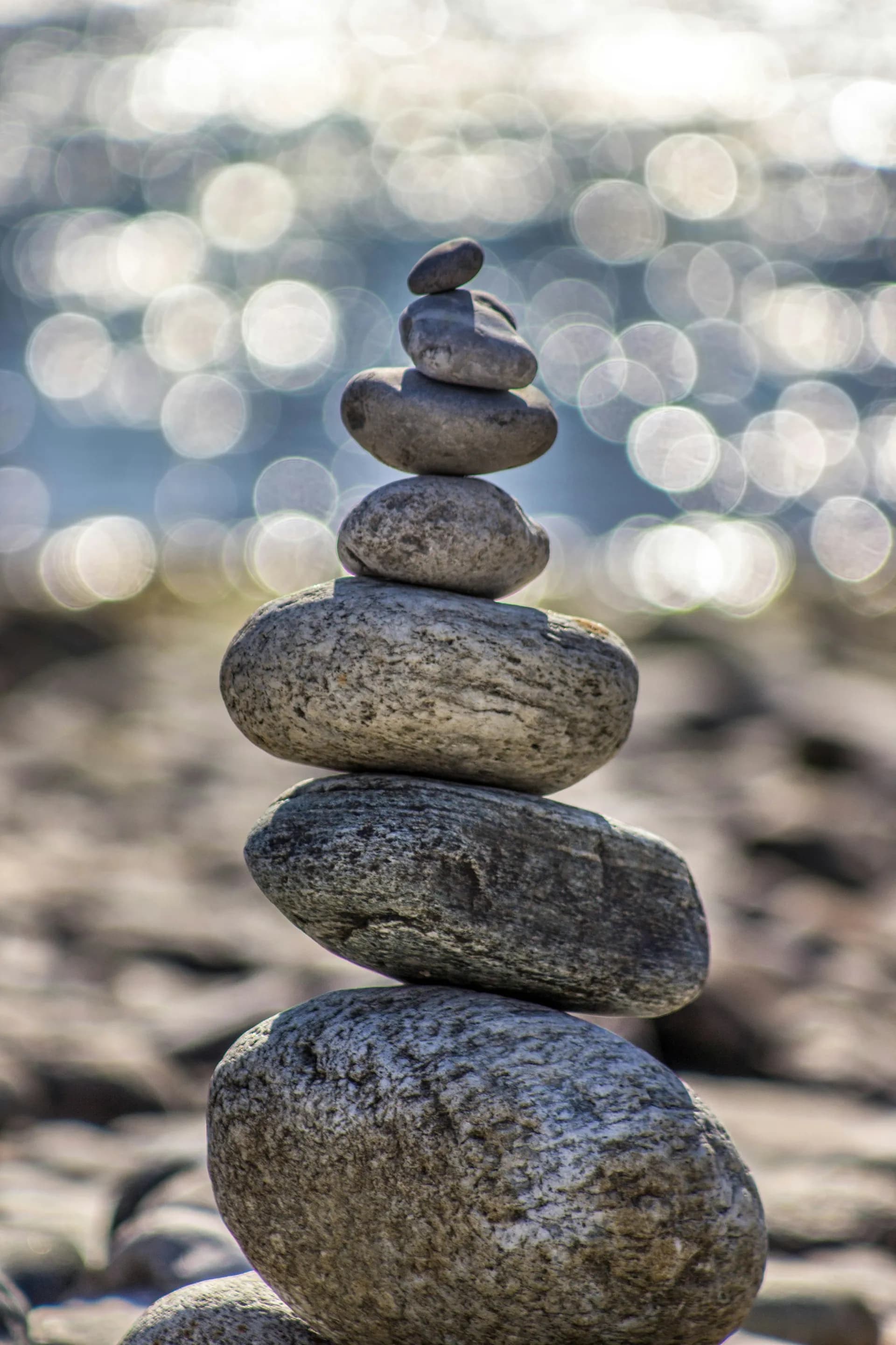Piedras una sobre otra en equilibrio