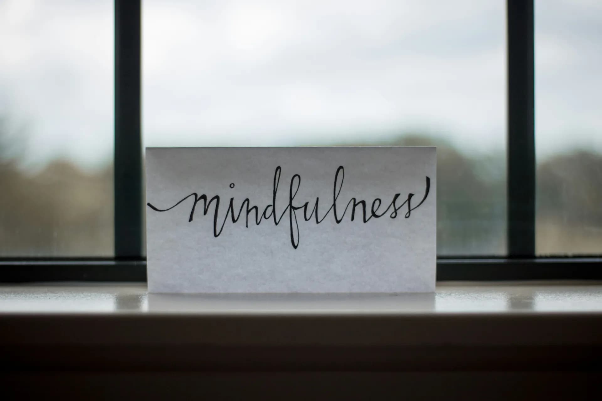 Un papel en el que esta escrito mindfulness